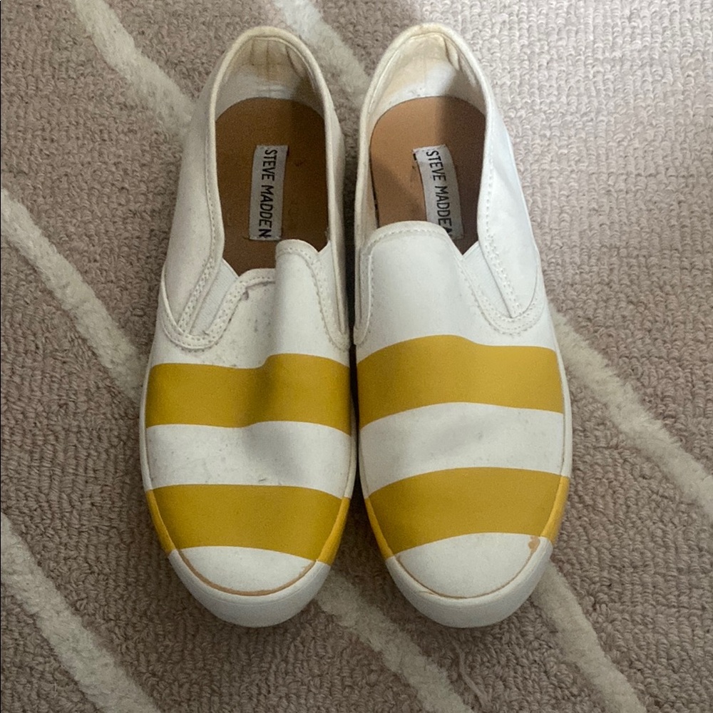 Steve Madden color blocked slip ons